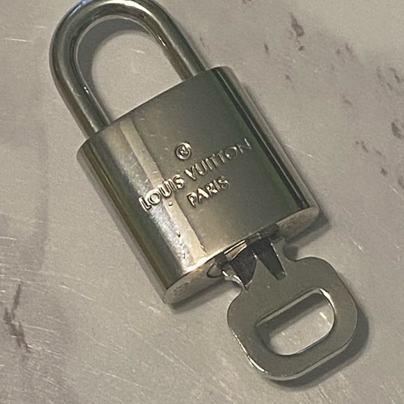 🇫🇷✨LOUIS VUITTON✨Tiffany Blue Alma bb ✨ - Picture 9 of 10